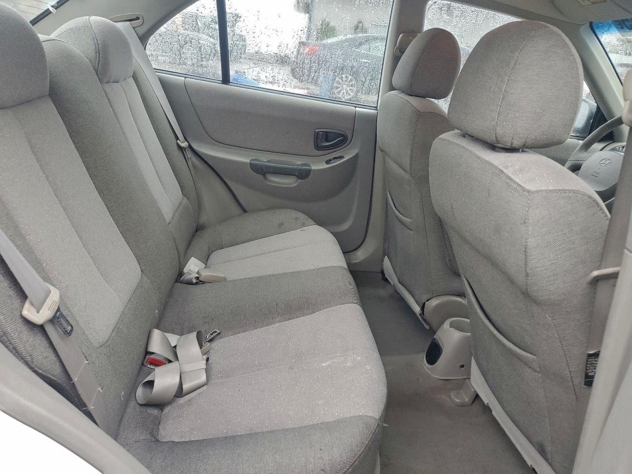 2002 HYUNDAI ACCENT