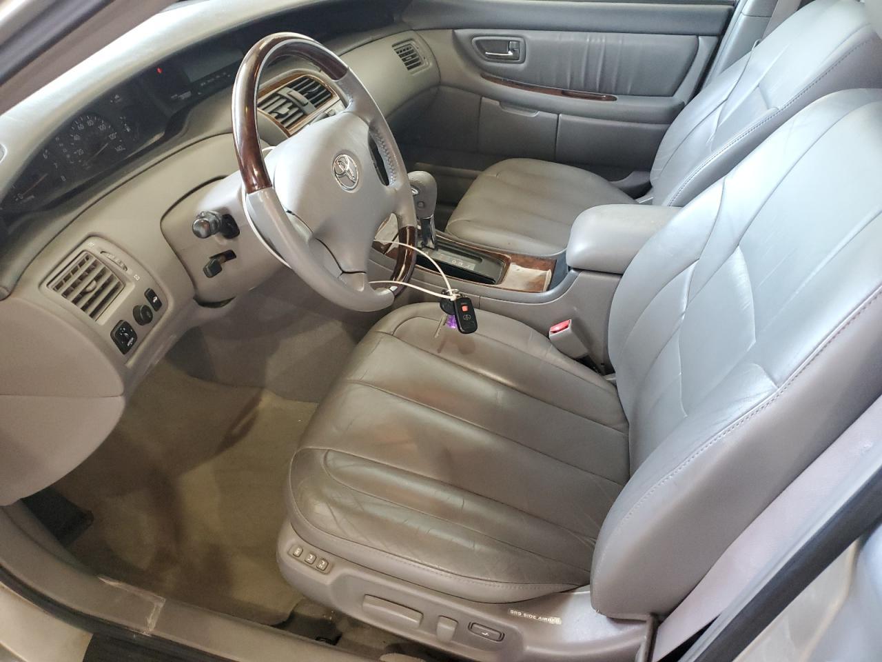 2004 TOYOTA Avalon