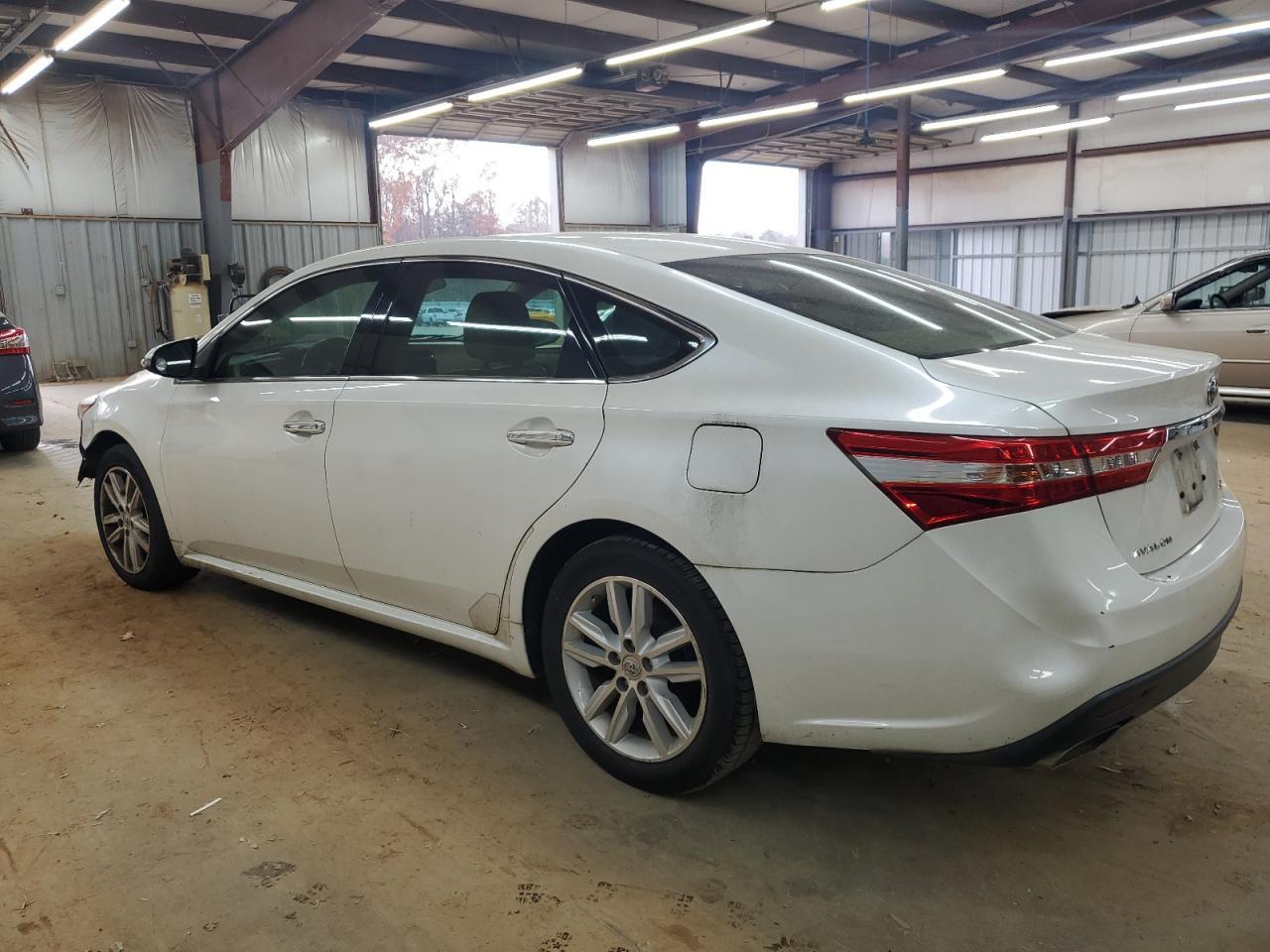 2013 TOYOTA Avalon
