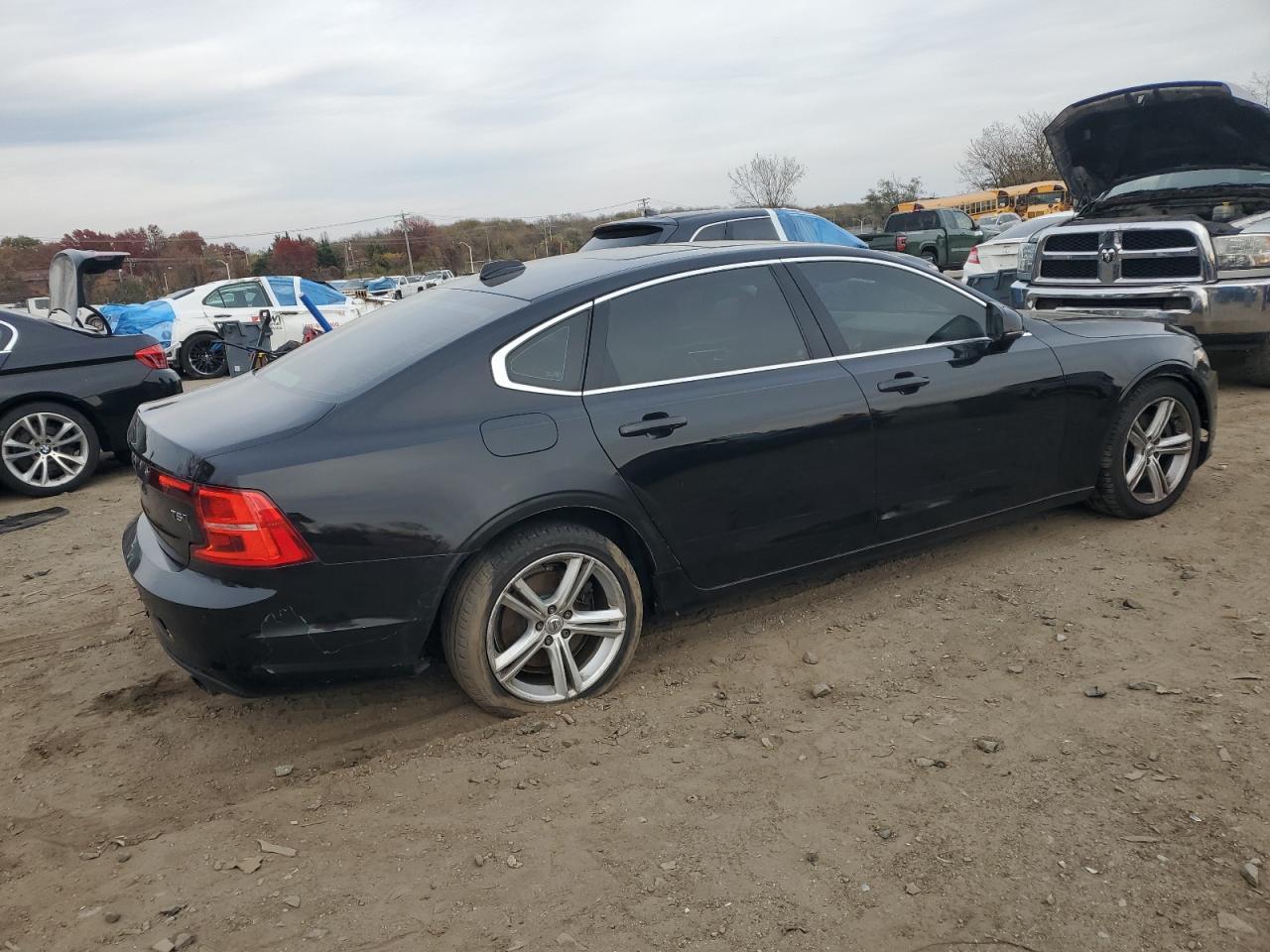 2018 VOLVO S90