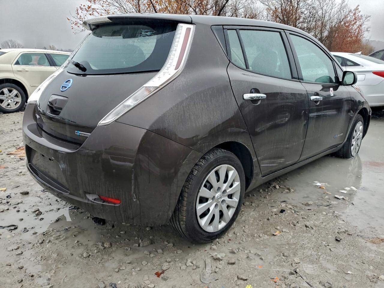 2017 NISSAN LEAF