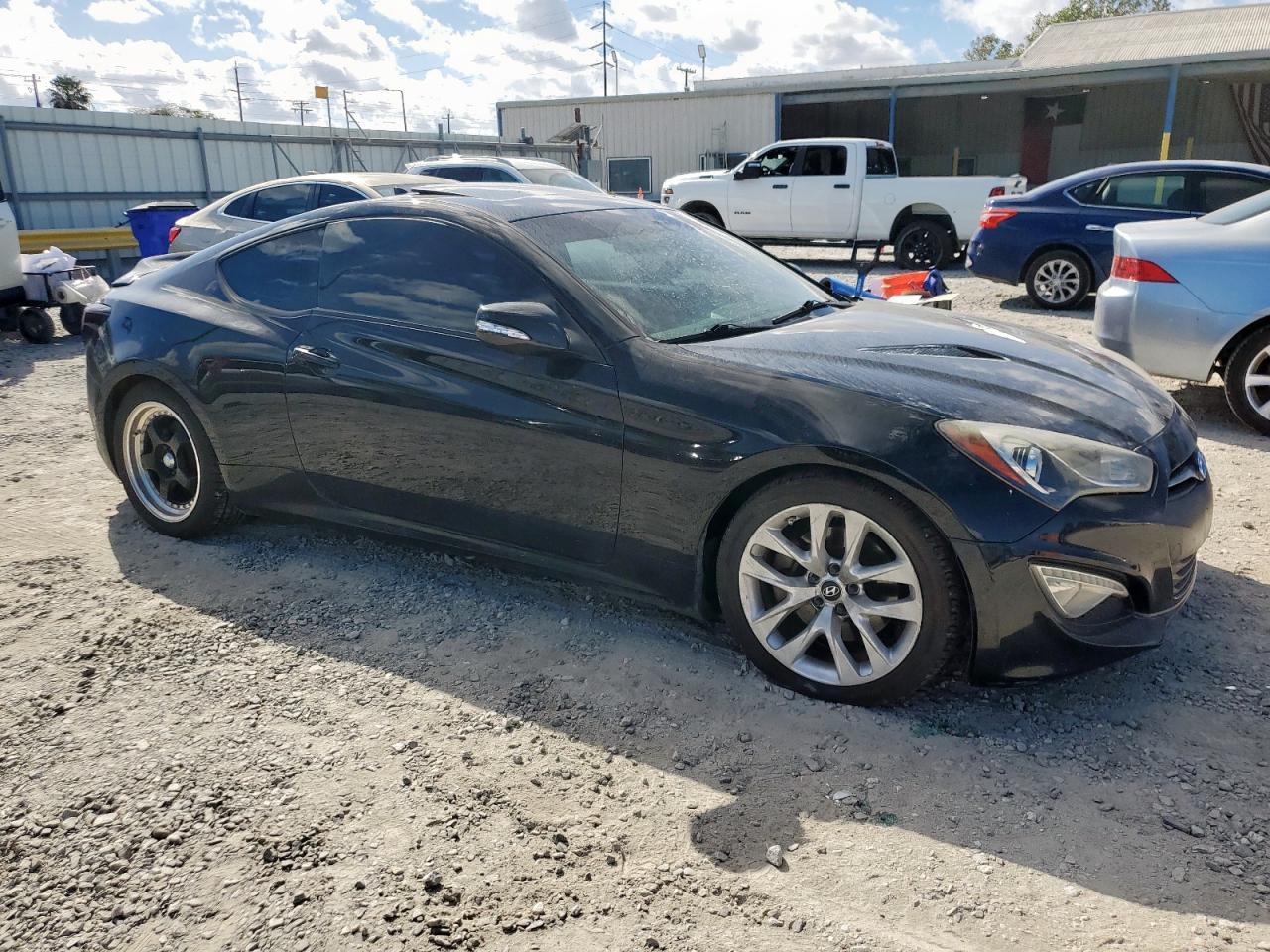 2013 HYUNDAI GENESIS