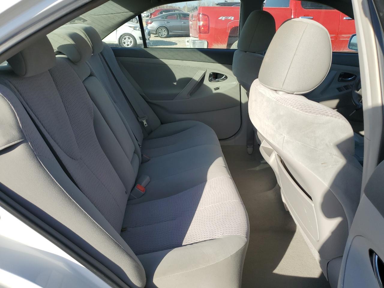 2011 TOYOTA CAMRY
