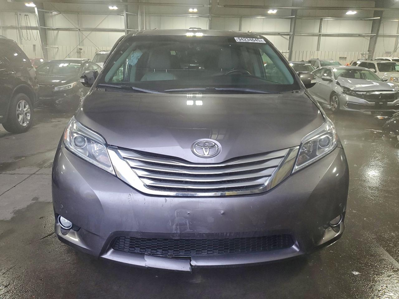 2017 TOYOTA SIENNA