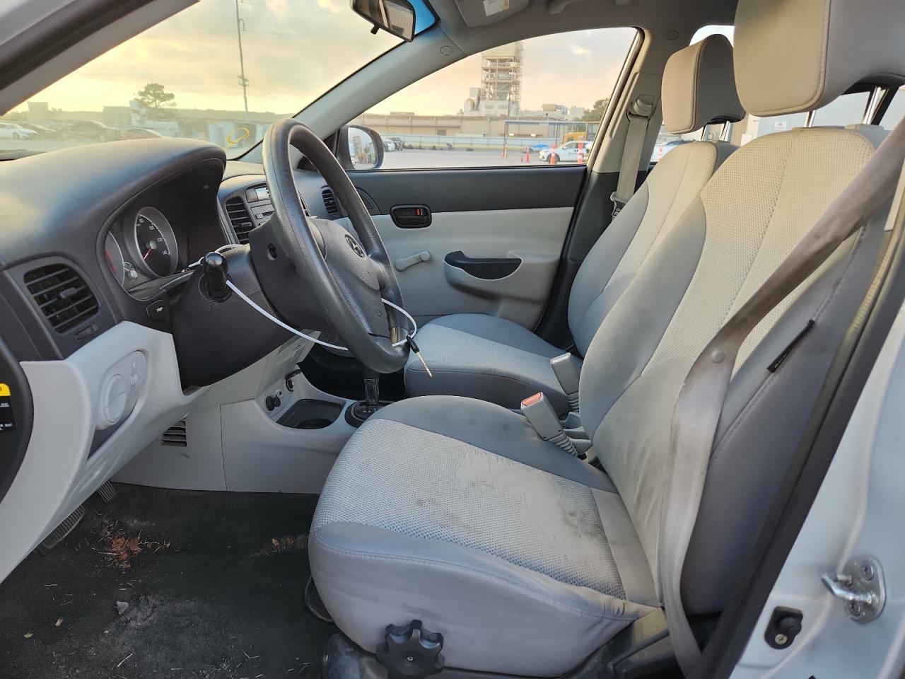 2011 HYUNDAI ACCENT