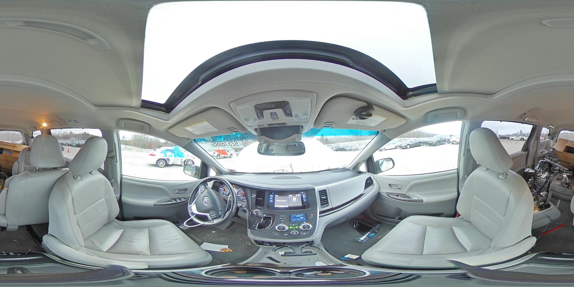 2015 TOYOTA SIENNA