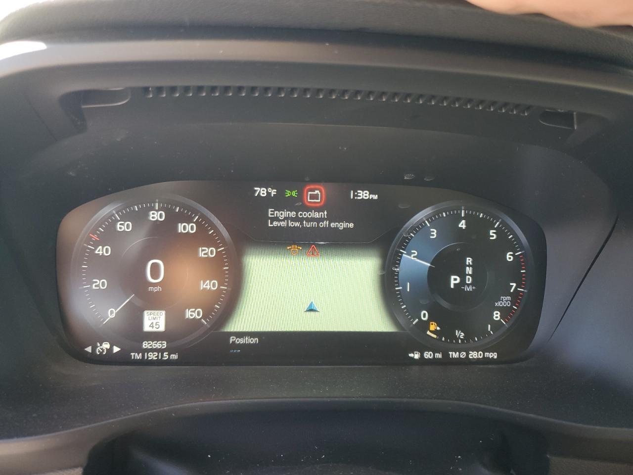 2022 VOLVO XC40