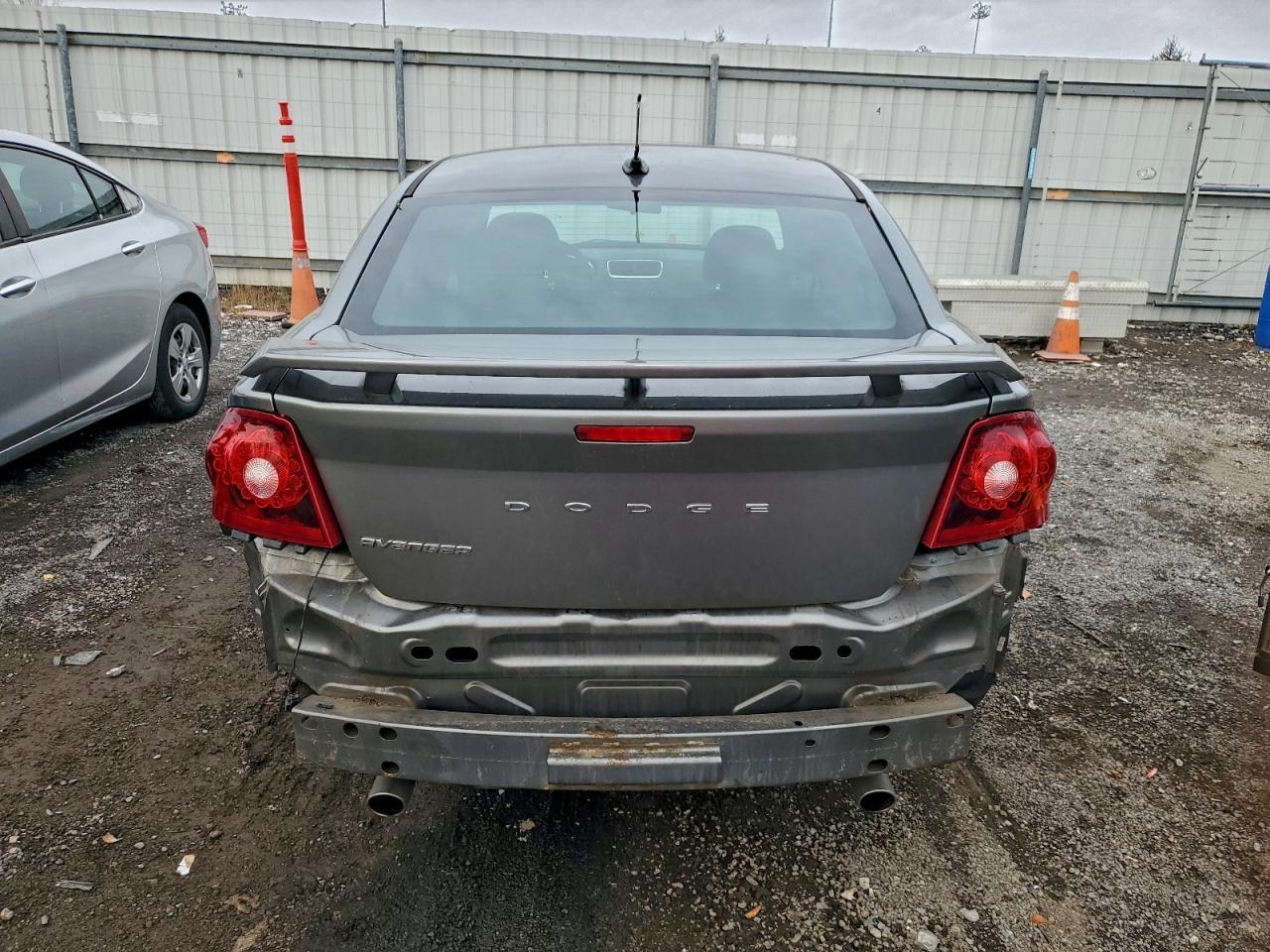 2013 DODGE Avenger