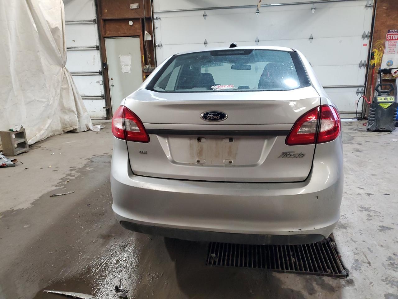 2013 FORD Fiesta