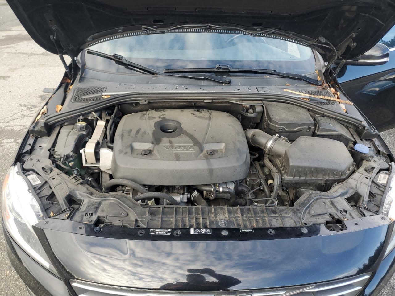 2017 VOLVO V60