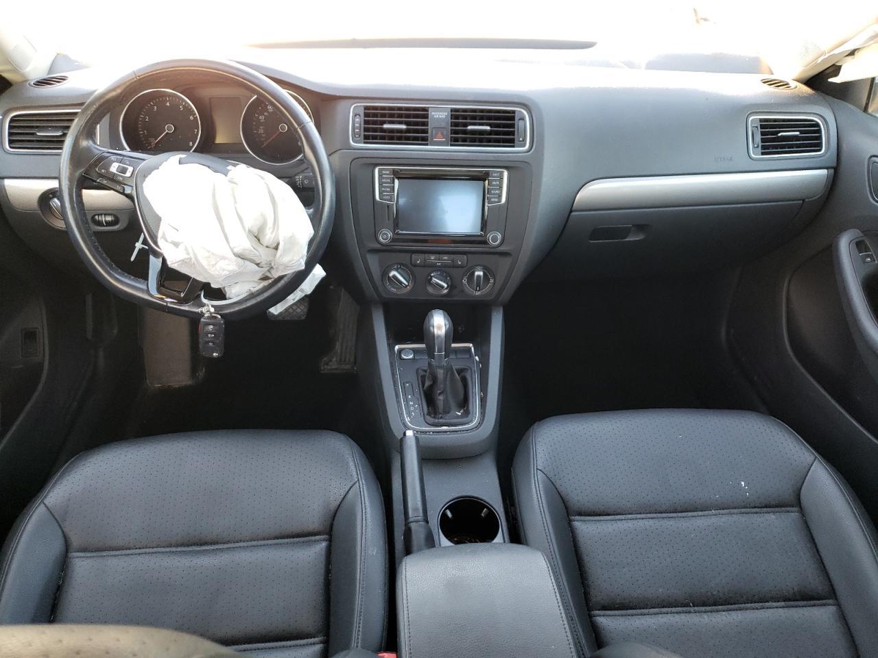 2016 VOLKSWAGEN JETTA