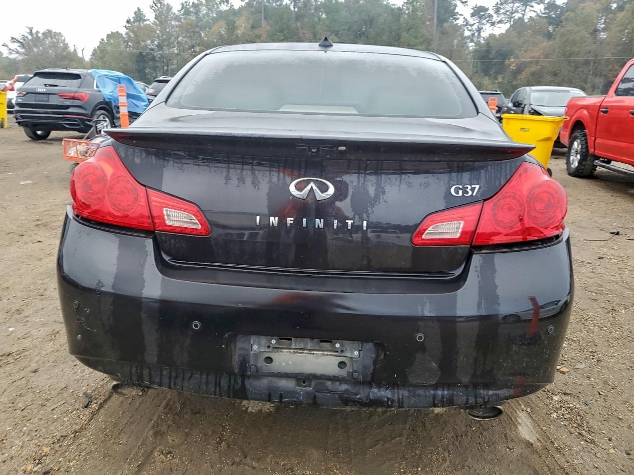2012 INFINITI G37