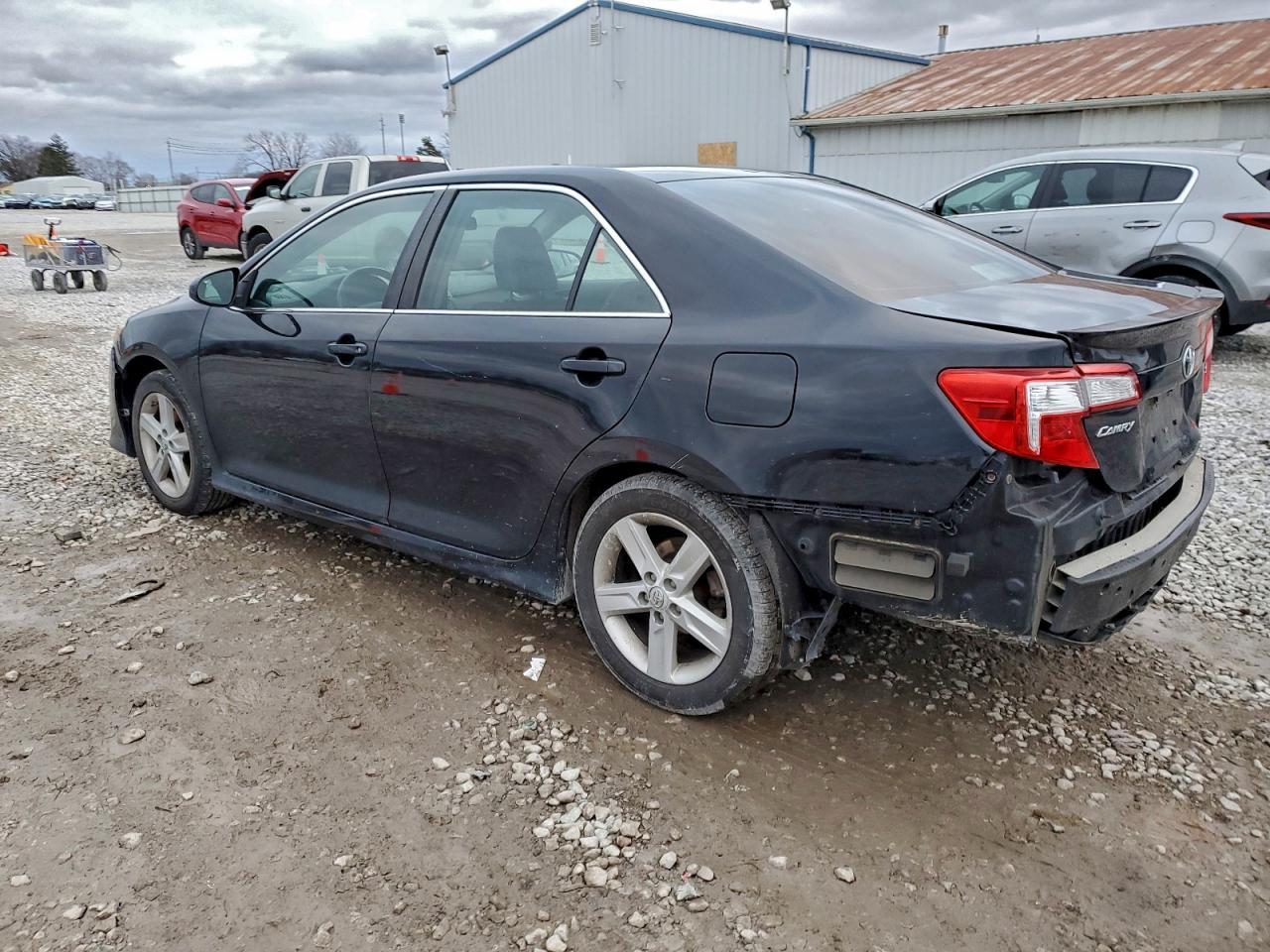 2014 TOYOTA CAMRY
