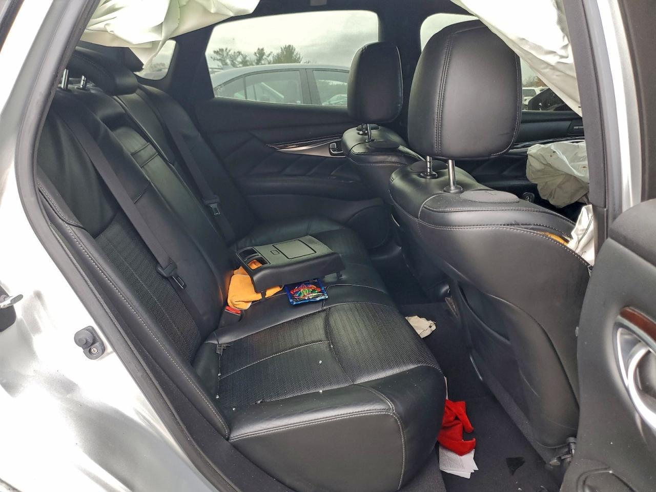 2016 INFINITI Q70