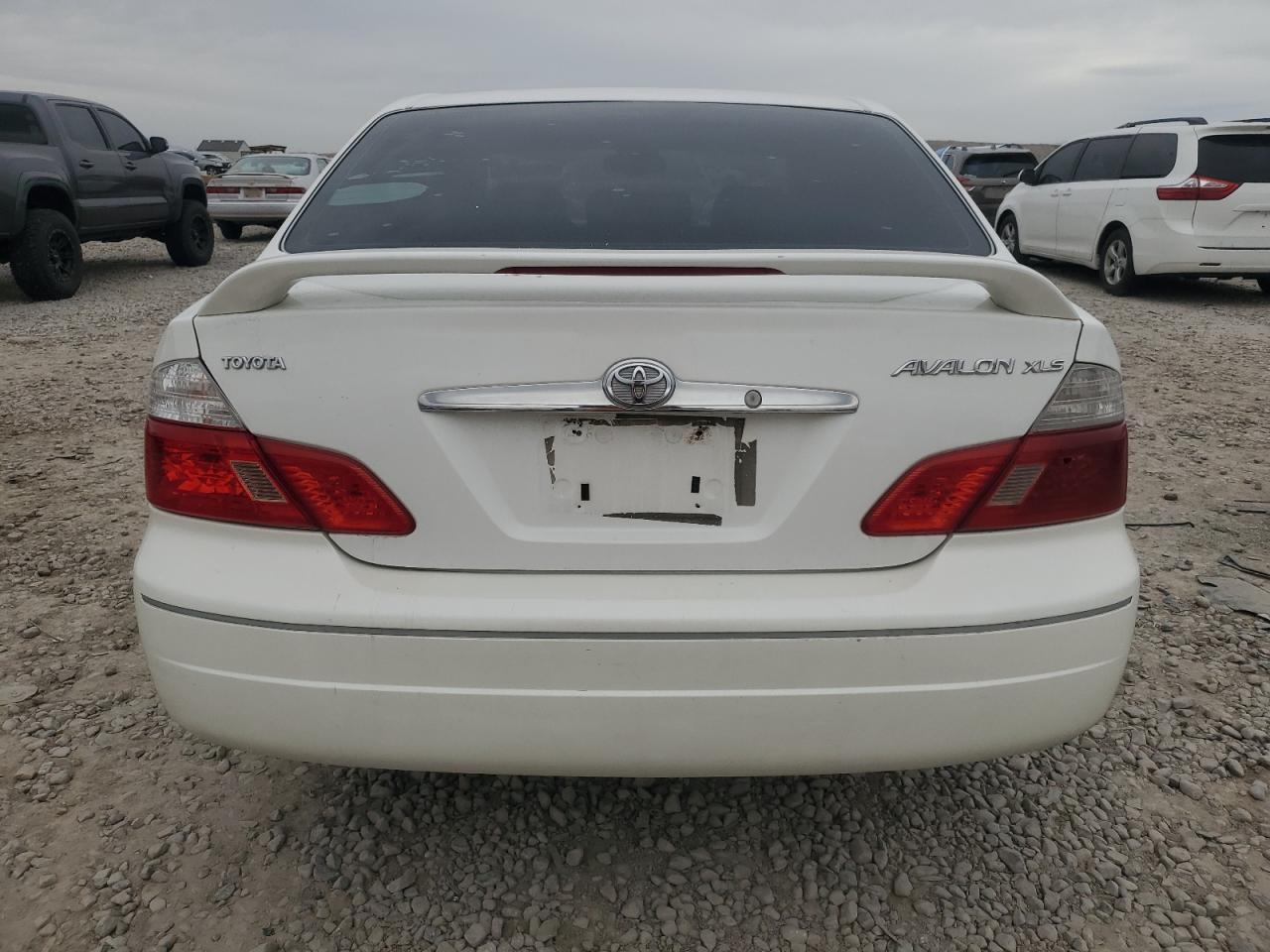 2004 TOYOTA Avalon