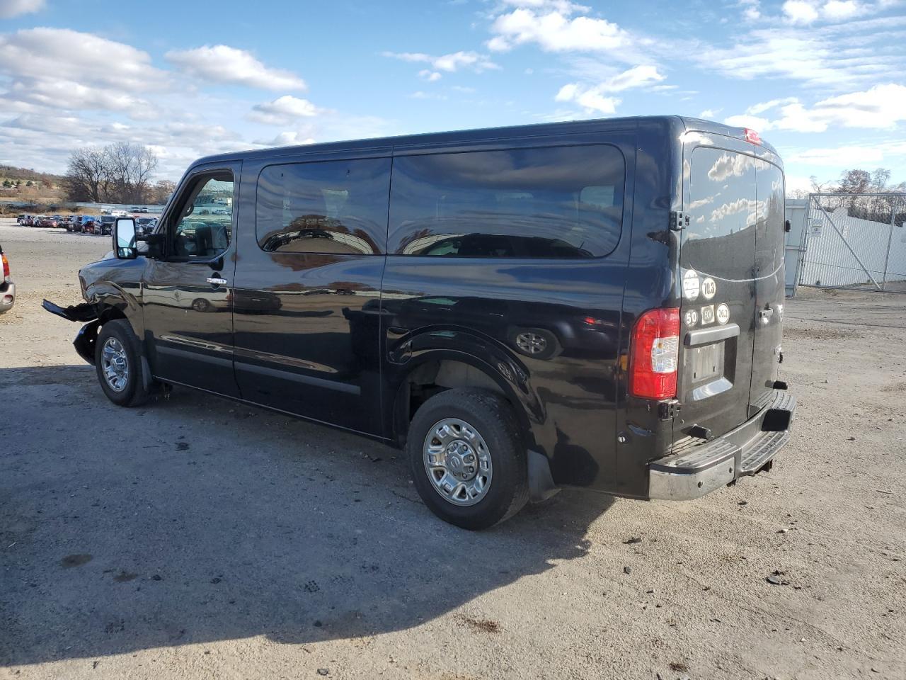 2017 NISSAN NV3500