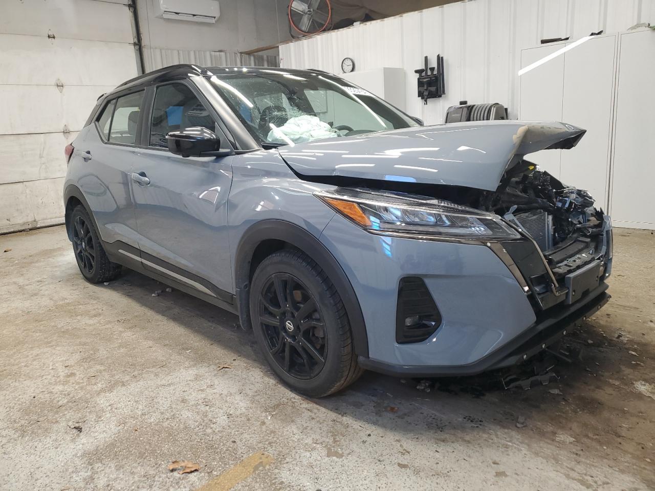 2021 NISSAN KICKS
