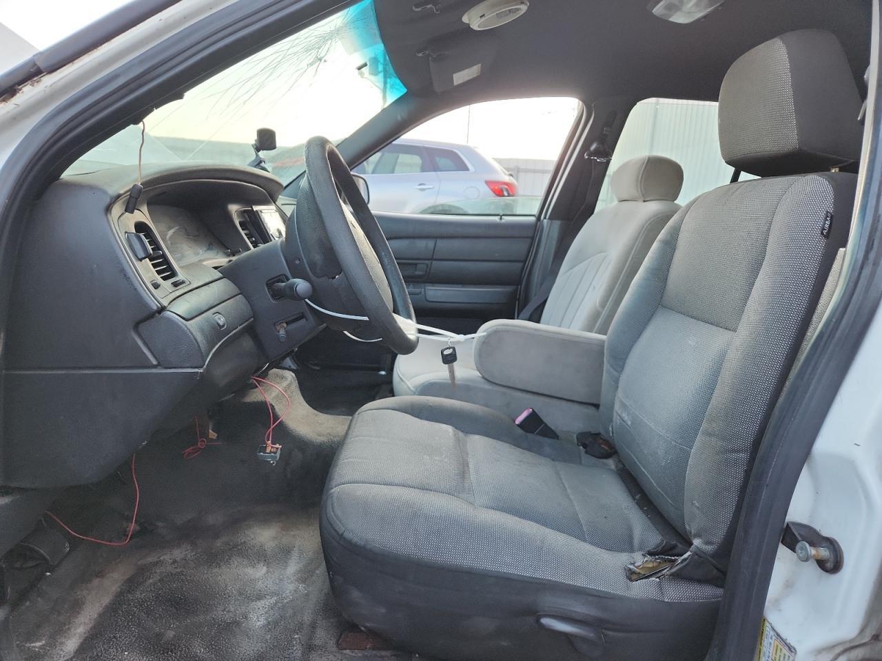 2010 FORD Crown Victoria