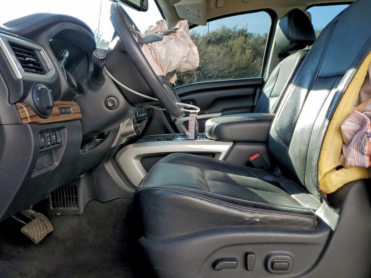2017 NISSAN Titan