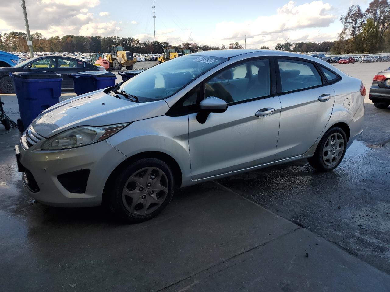 2013 FORD Fiesta