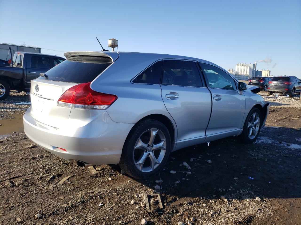 2010 TOYOTA VENZA