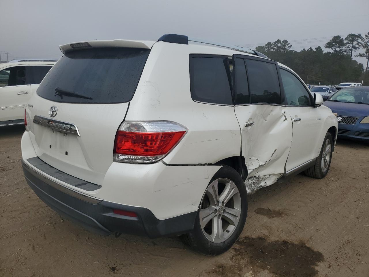 2013 TOYOTA HIGHLANDER