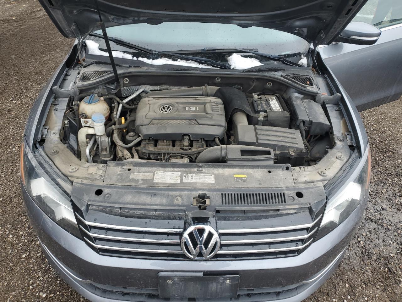 2015 VOLKSWAGEN Passat