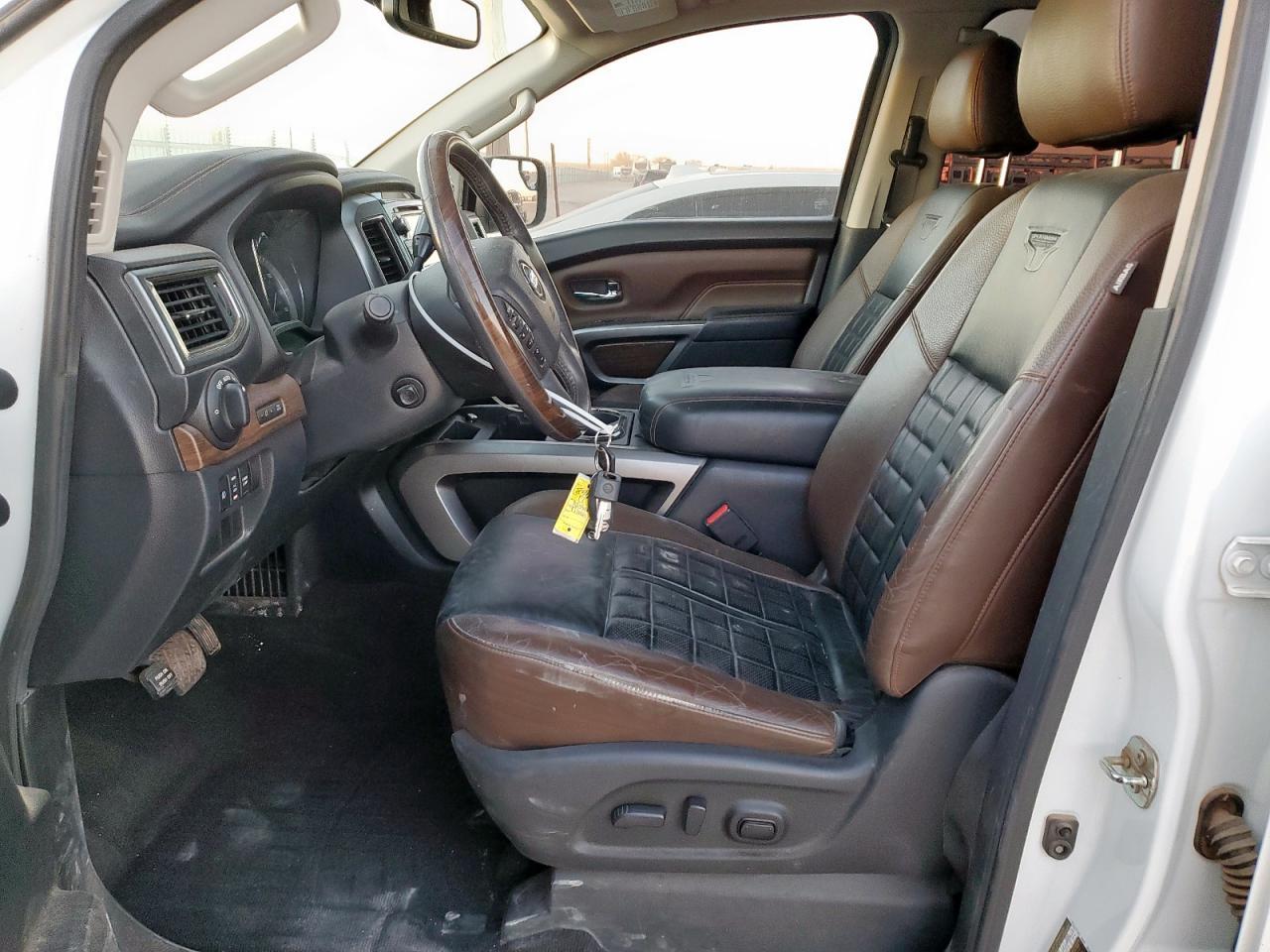 2017 NISSAN Titan