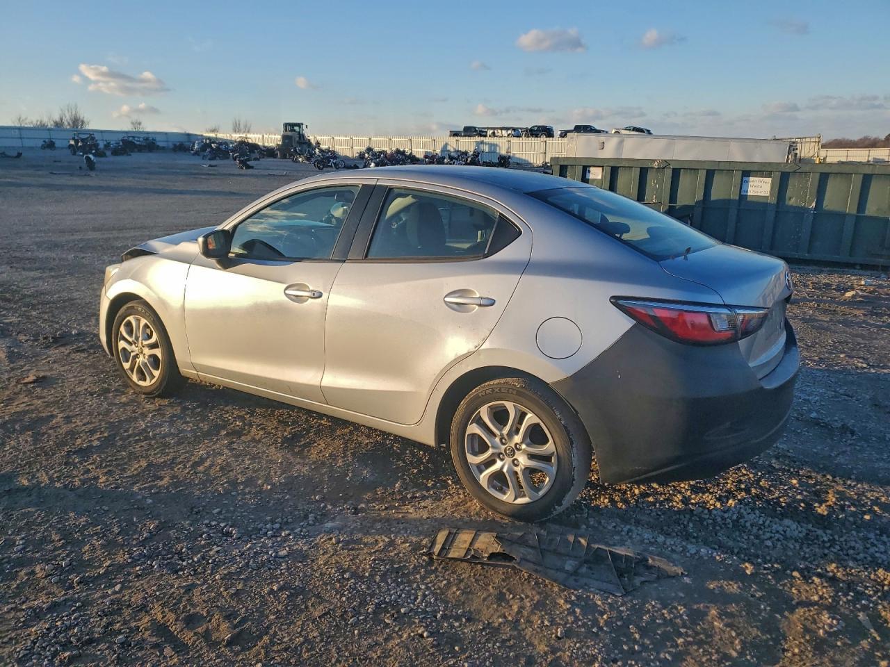 2017 TOYOTA YARIS