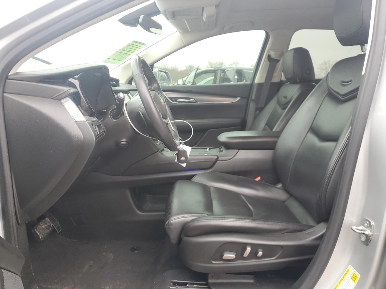 2017 CADILLAC XT5