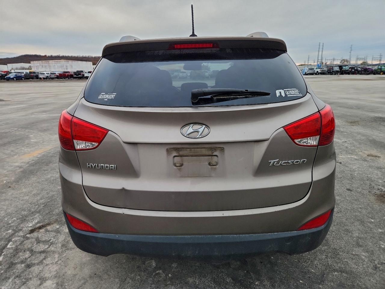 2011 HYUNDAI TUCSON