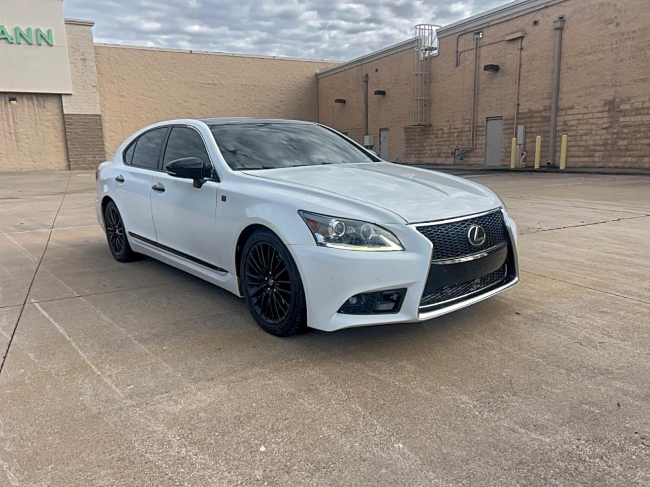 2015 LEXUS LS 460