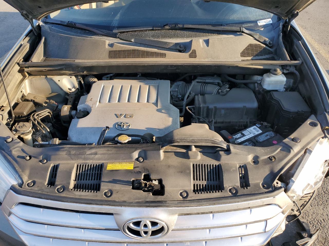 2012 TOYOTA HIGHLANDER