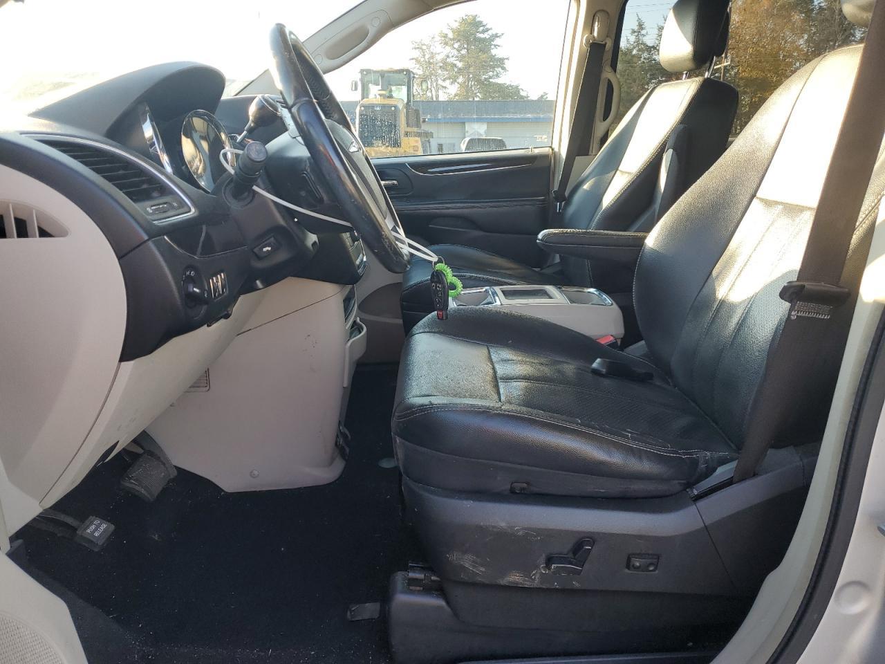 2012 CHRYSLER Town & Country