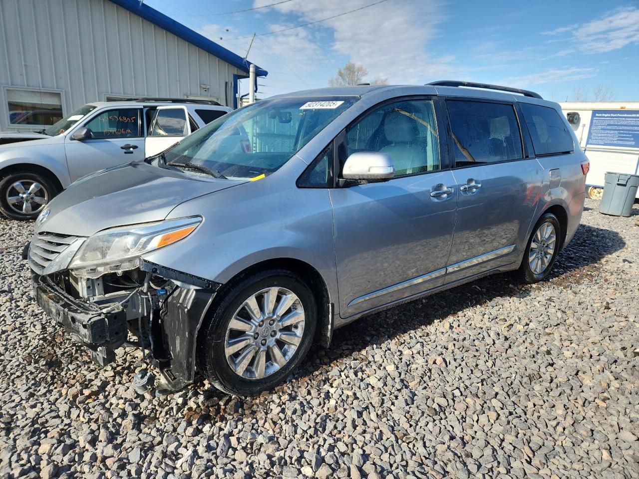 2015 TOYOTA SIENNA