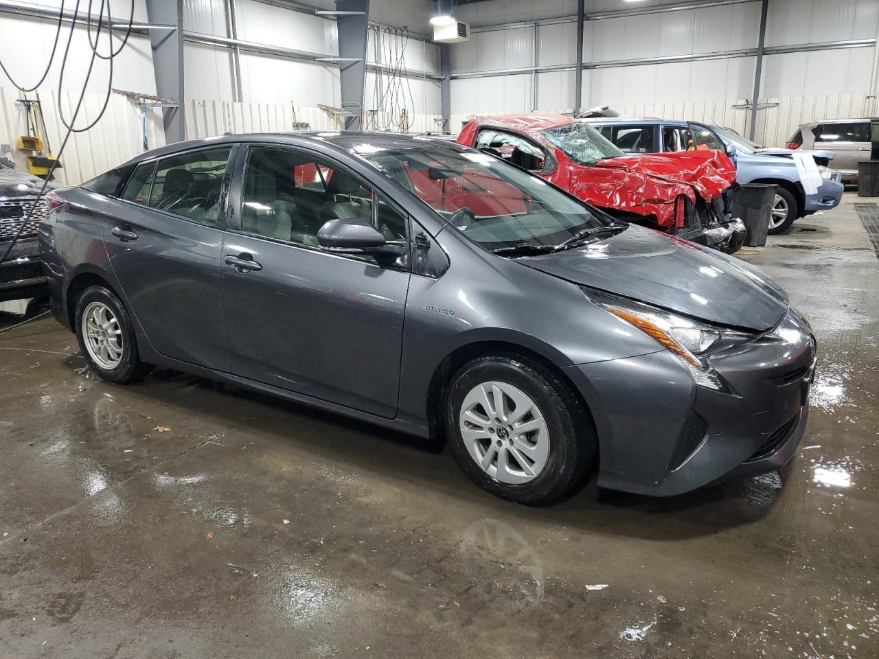 2016 TOYOTA PRIUS