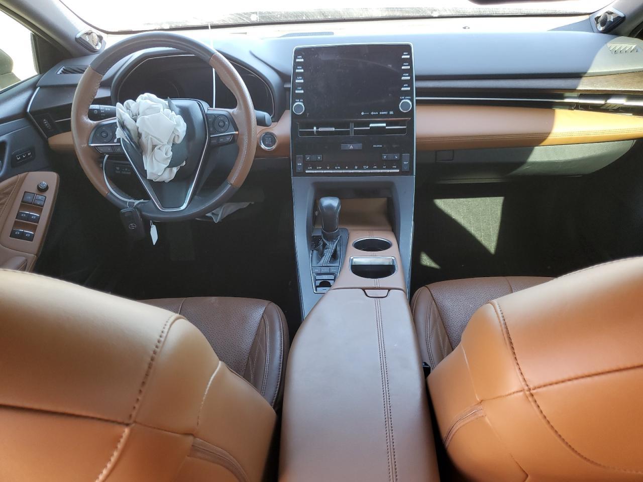 2020 TOYOTA Avalon