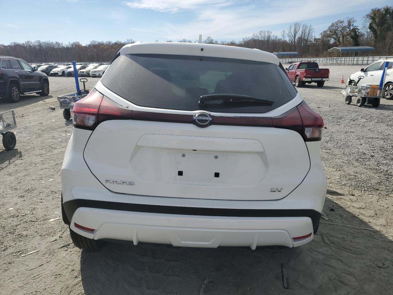 2023 NISSAN KICKS
