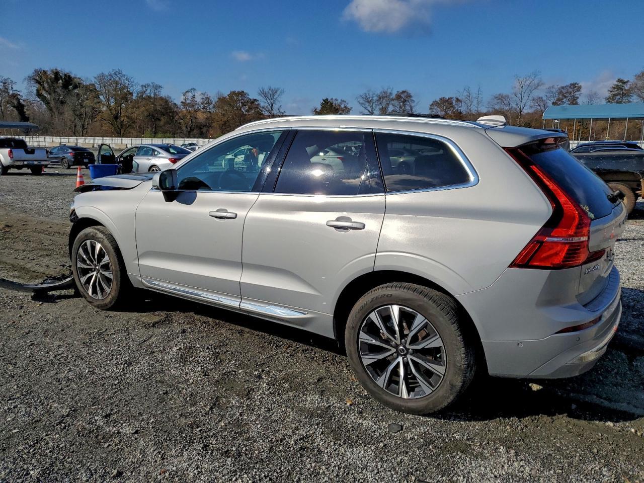 2023 VOLVO XC60