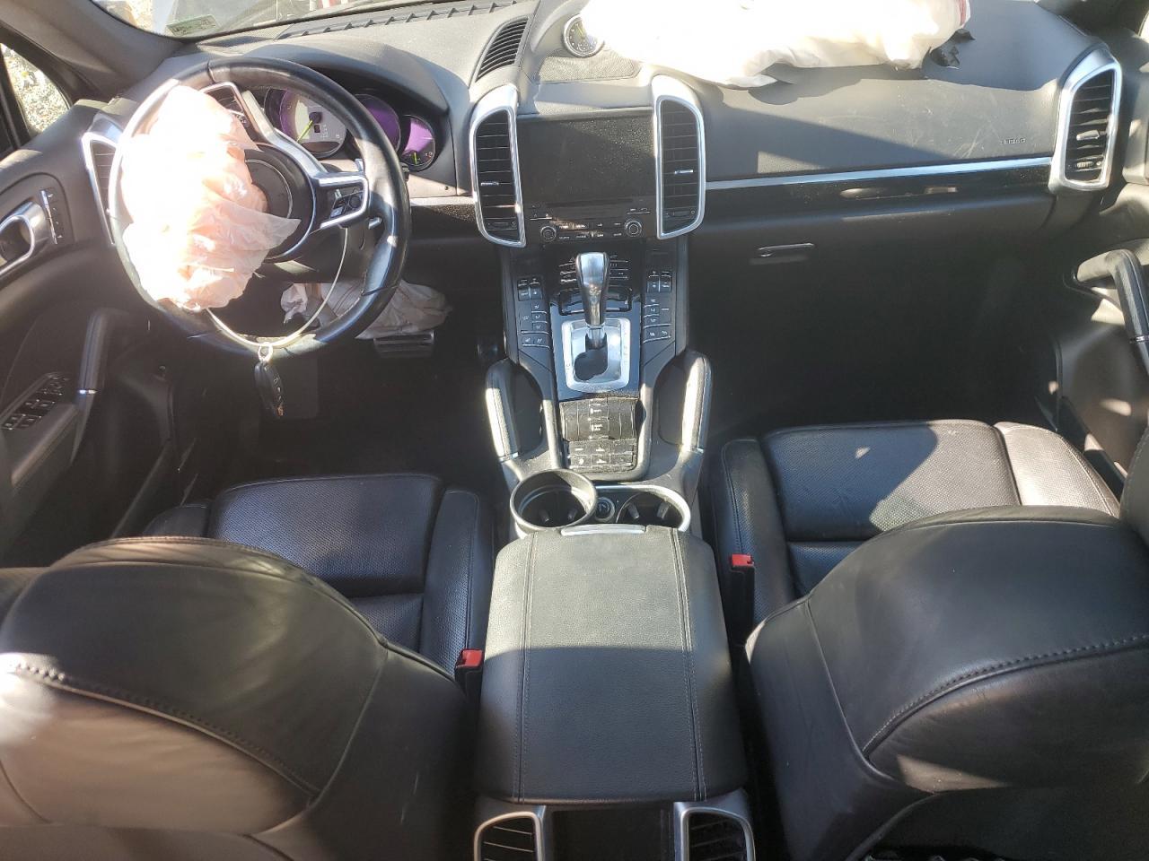 2017 PORSCHE CAYENNE