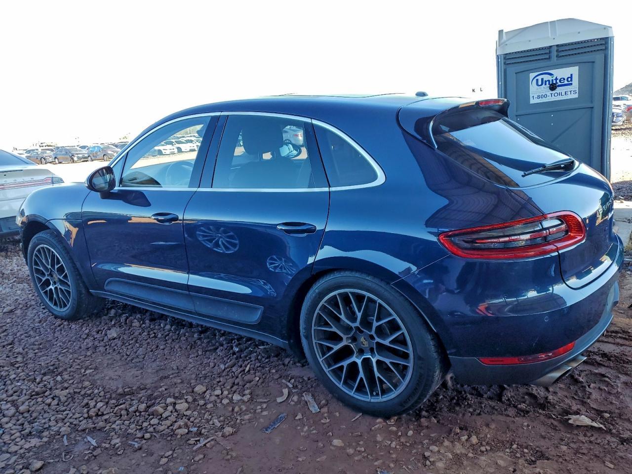 2015 PORSCHE Macan
