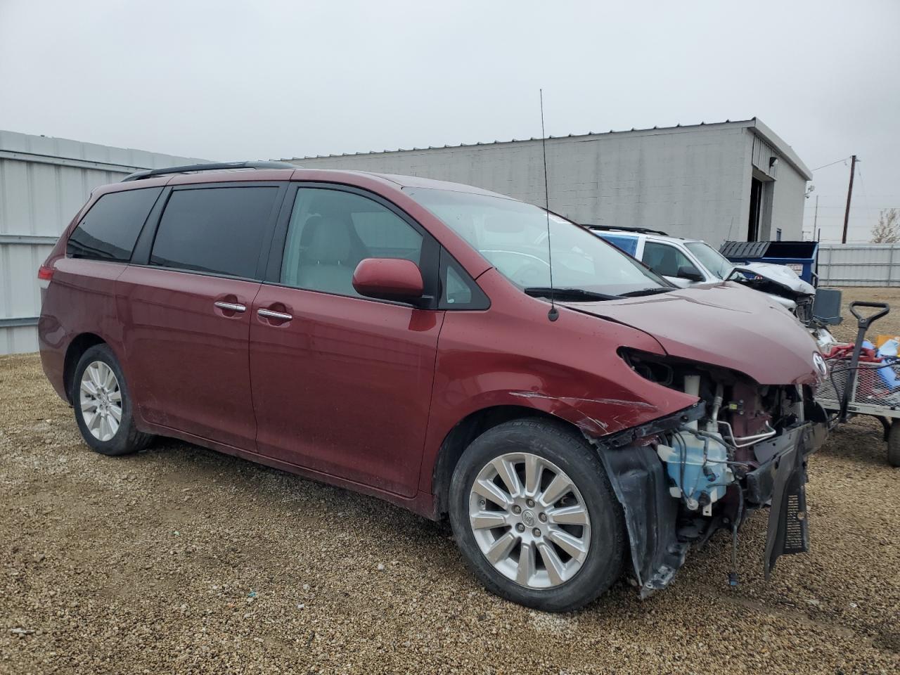 2014 TOYOTA SIENNA
