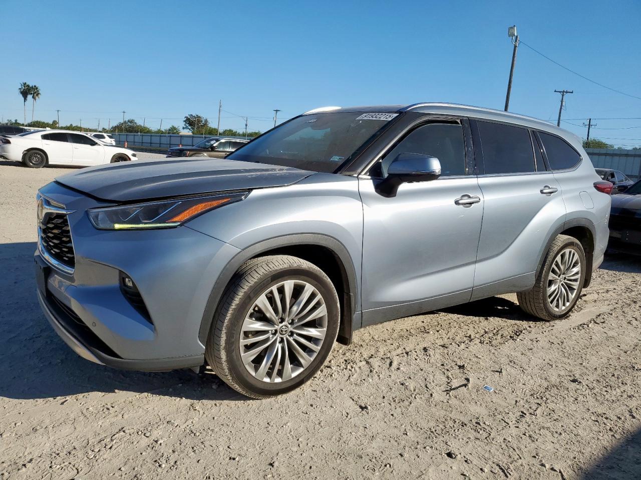 2020 TOYOTA HIGHLANDER