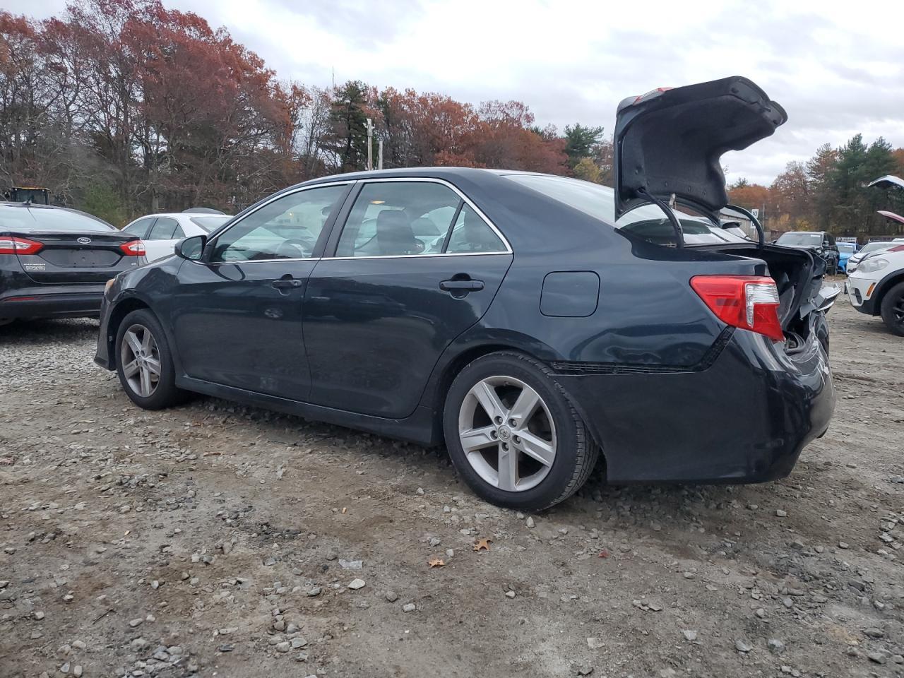 2014 TOYOTA CAMRY