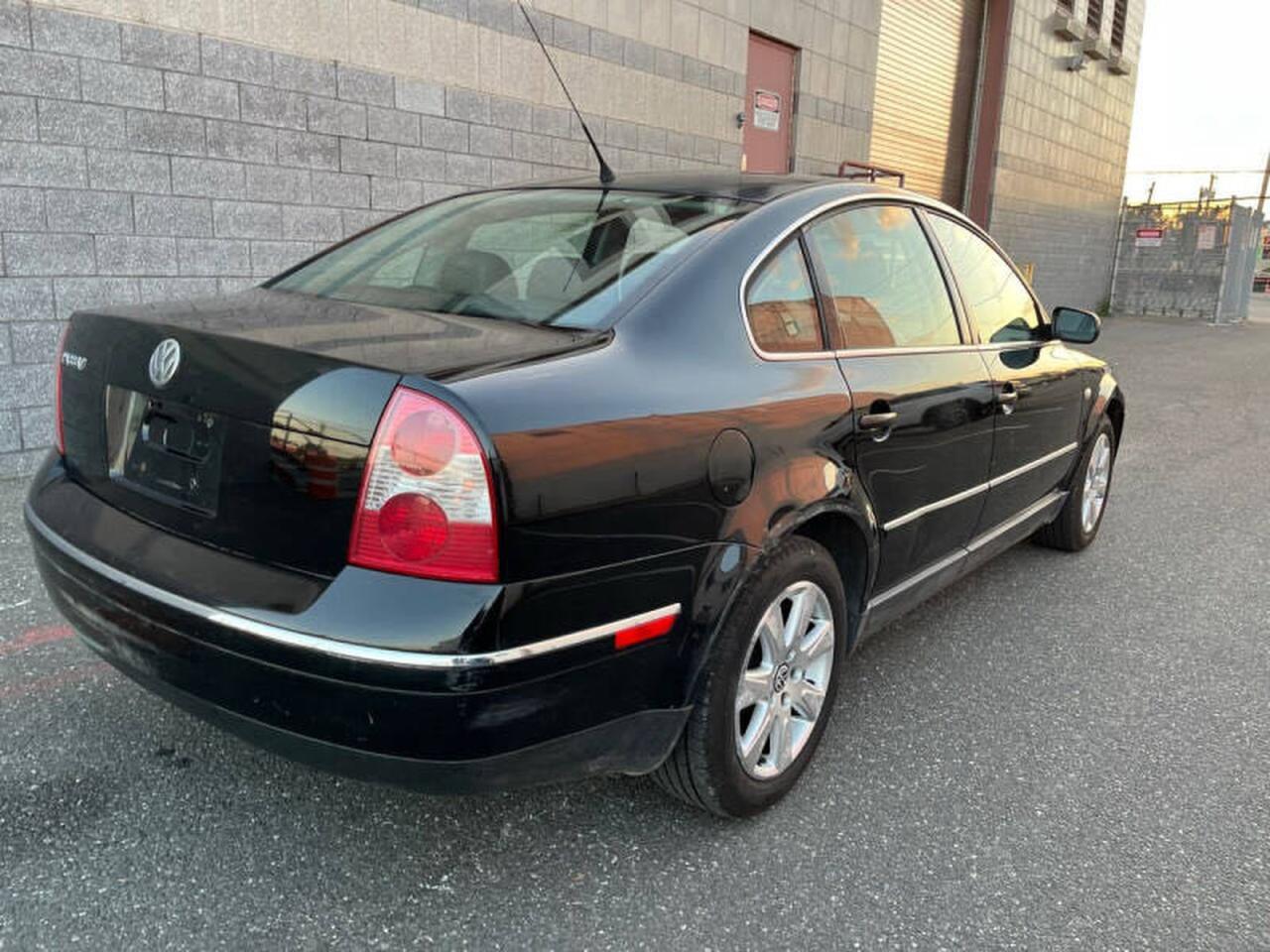 2003 VOLKSWAGEN Passat