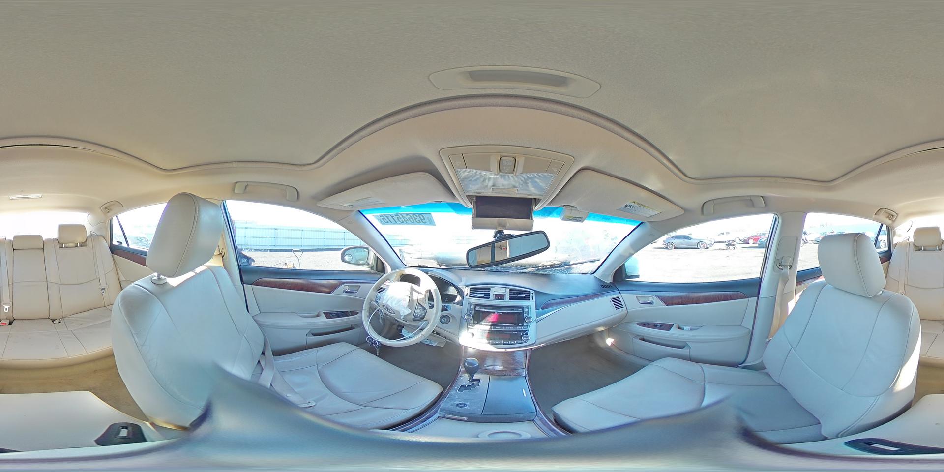 2011 TOYOTA Avalon