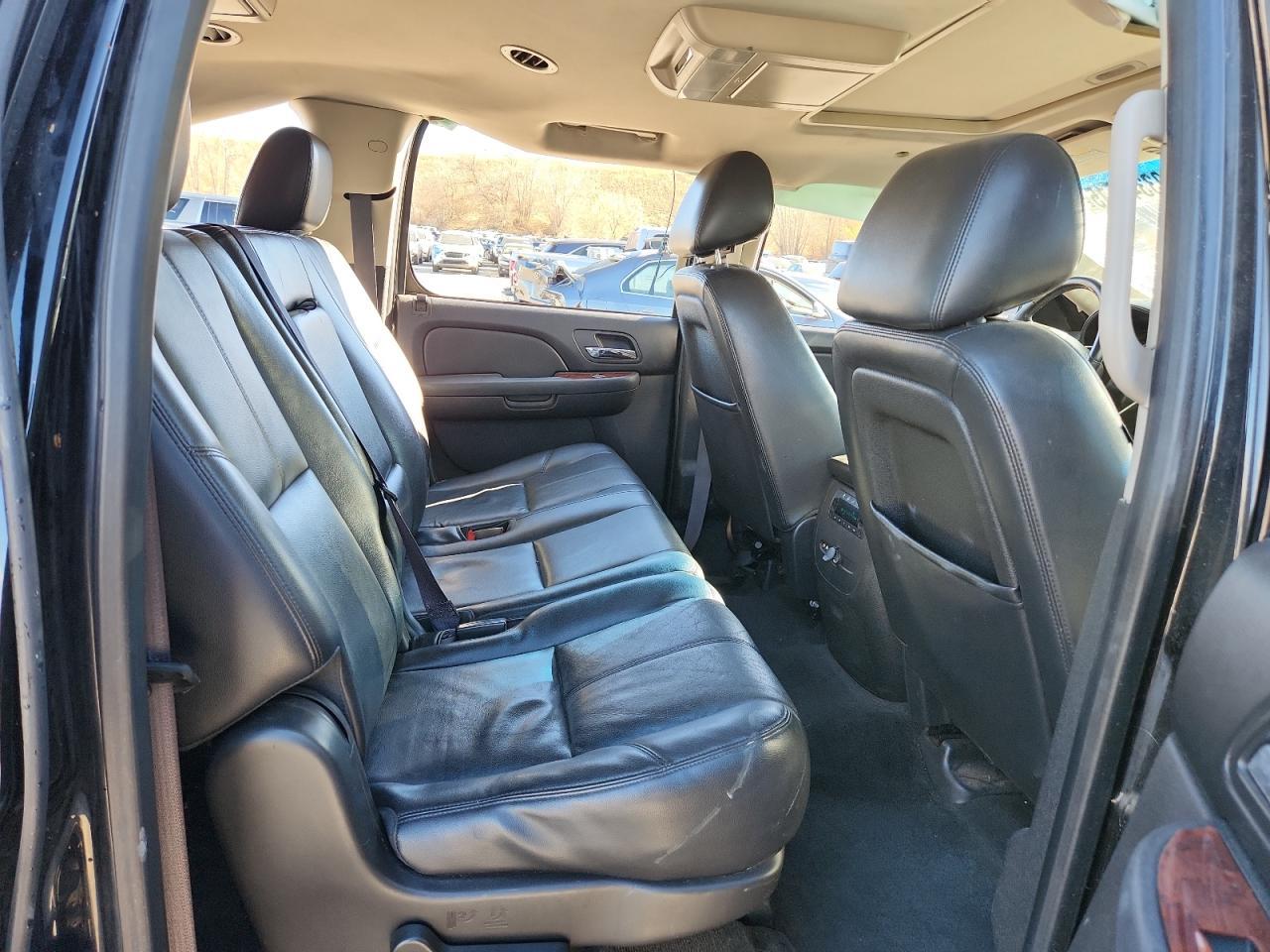 2013 CHEVROLET Suburban