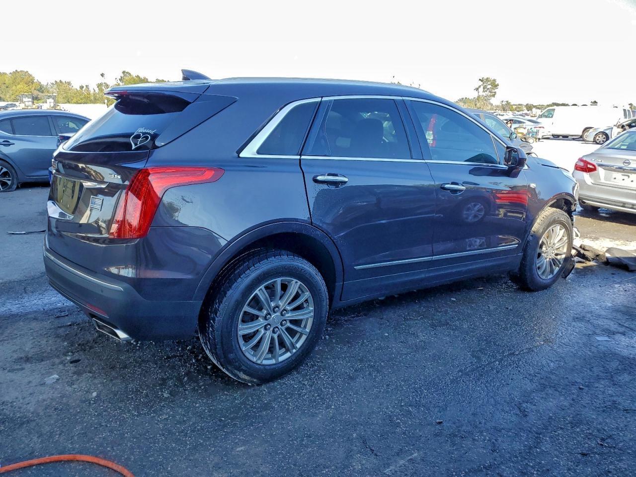 2017 CADILLAC XT5