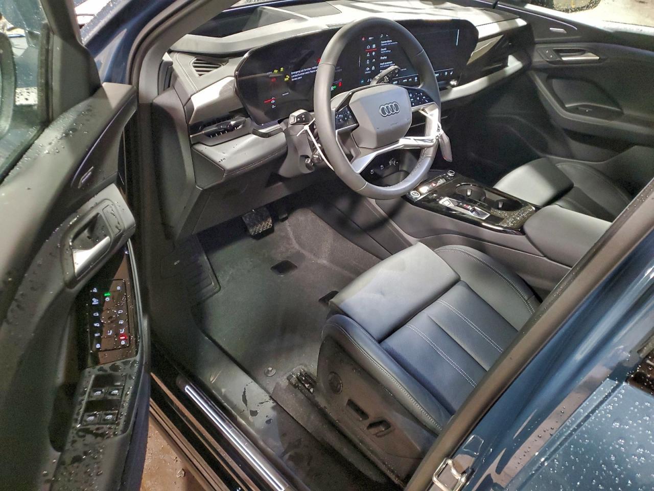 2025 AUDI Q6 e-tron