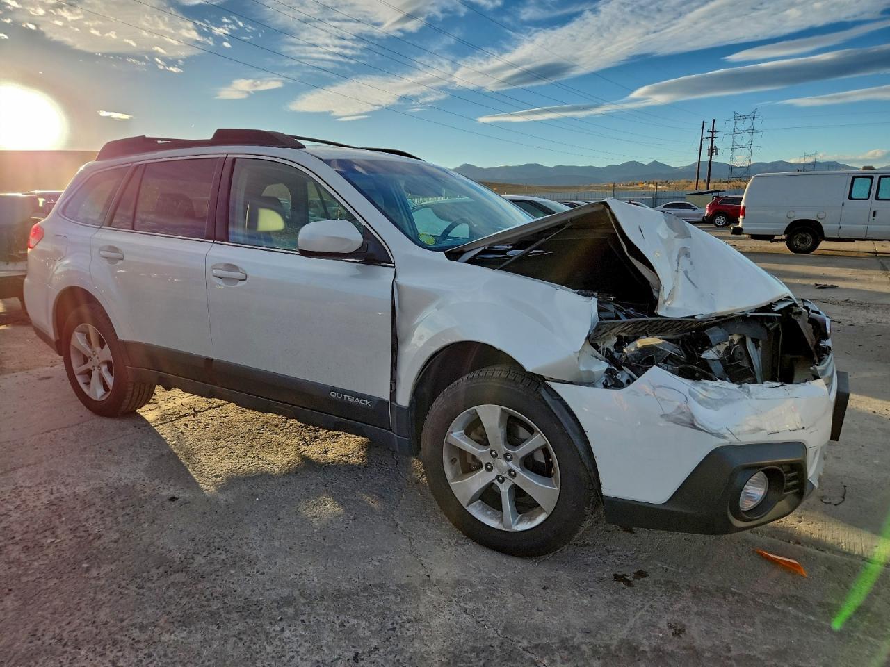 2014 SUBARU Outback